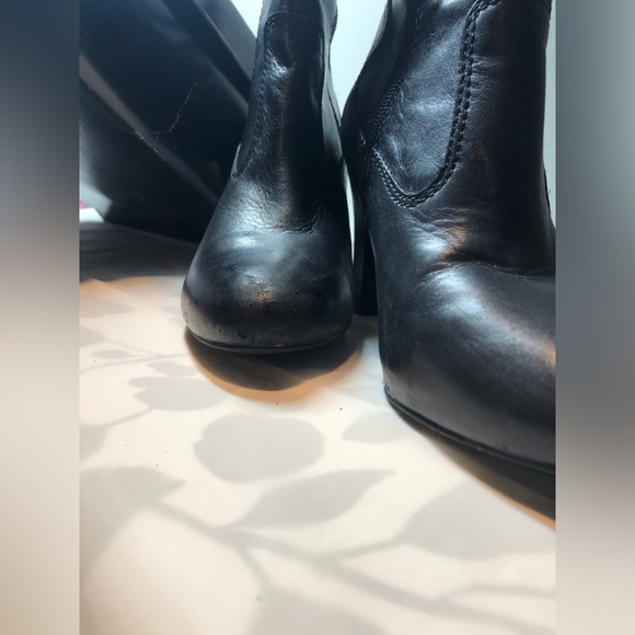 a.n.a. GREAT PRICE❣️Black leather boots🥾 with chunky heel 👢in original box📦 - Picture 8 of 10